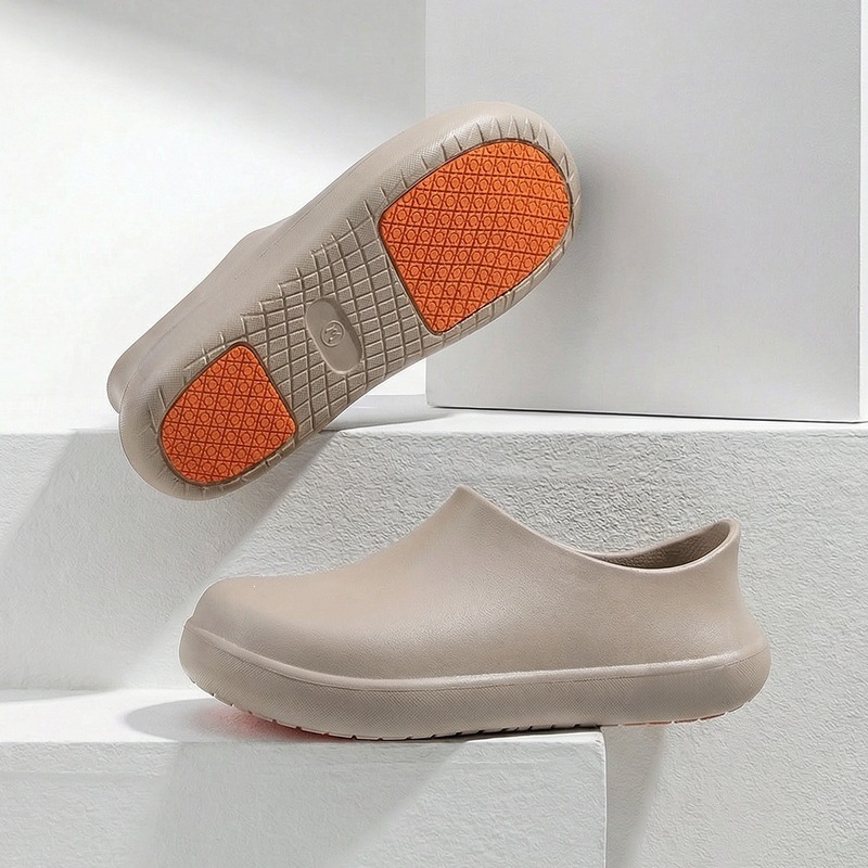 Oil-proof and waterproof rubber-soled chef work shoes, non-slip soft-soled EVA shoes, specialized shoes for long-term standing in the kitchen, wholesale