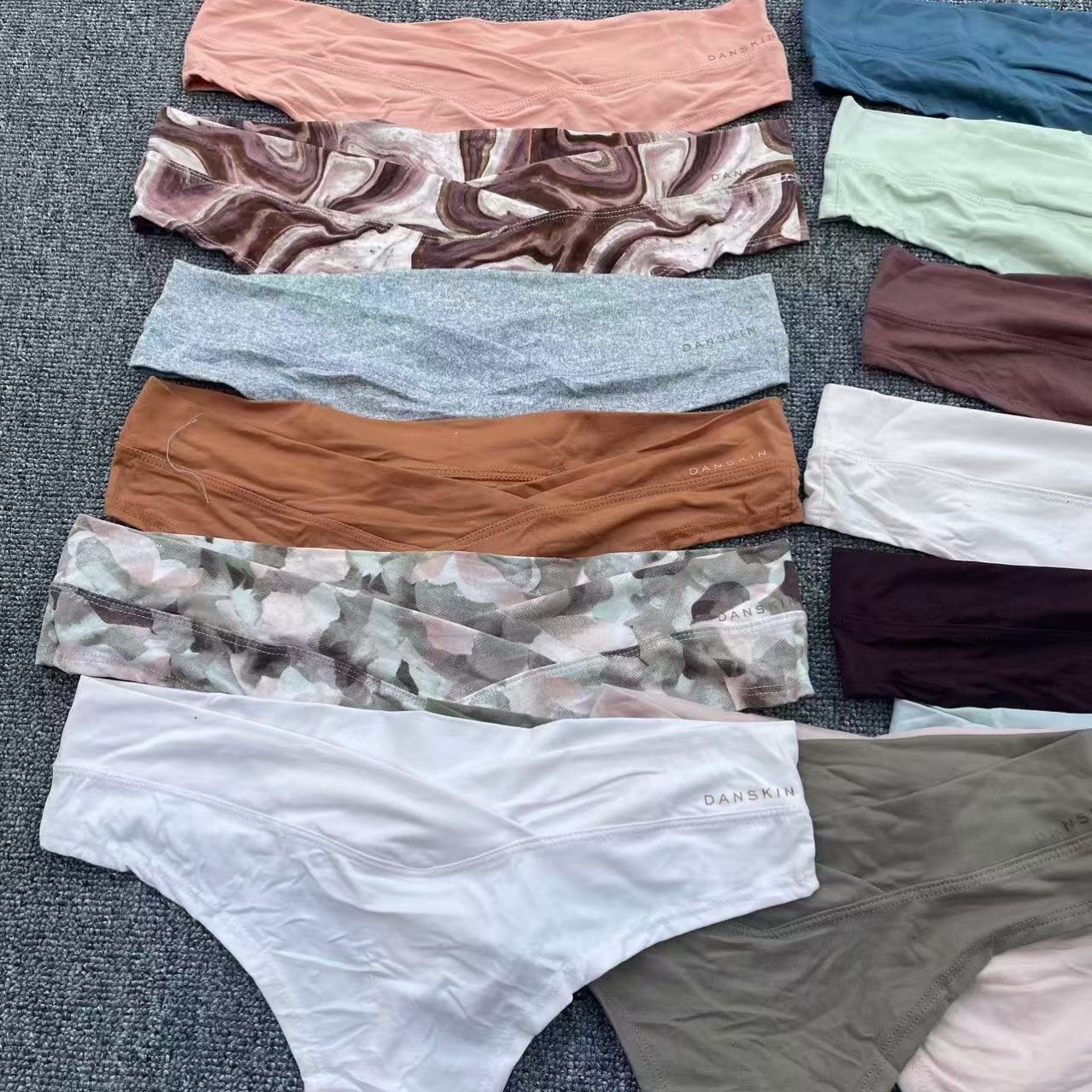 Tanga de mujer embarazada sin costuras de seda de hielo de una pieza de cintura baja, pantalones cortos simples para mujer, ropa interior para mujer, sensación desnuda y cómoda Corea