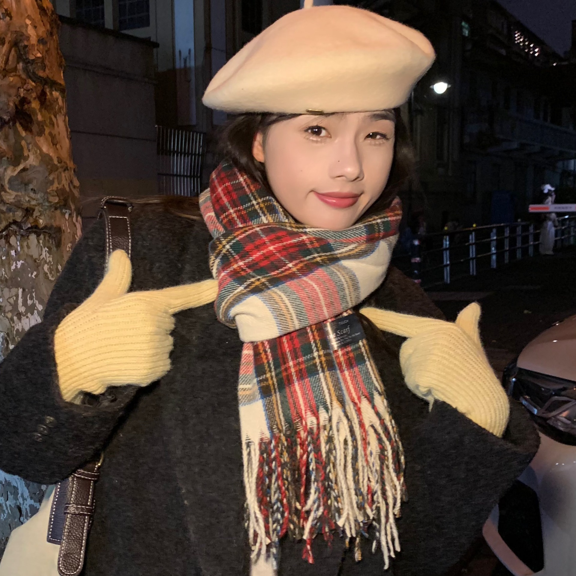 Bufanda a cuadros roja de Navidad coreana para mujer, invierno cálido, retro de alta gama, regalo de año nuevo, babero, chal para estudiantes