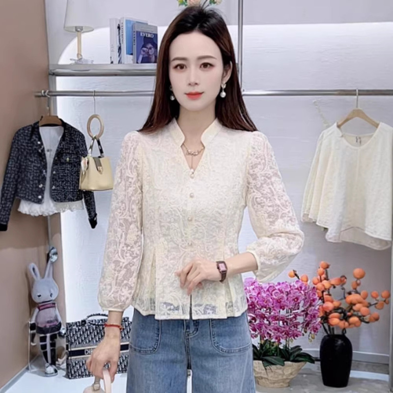 2026 New Style Women's Spring and Autumn French V-Neck Long-Sleeve Top, Elegant Waist-Cinching Slimming Shirt, Sweet and Youthful Lace Blouse