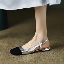 小香风拼色低跟包头凉鞋女2024夏季新款银色后空平底单鞋