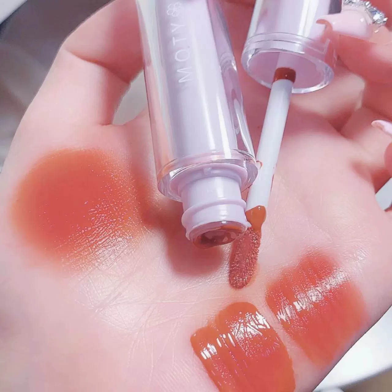 ()，lip balm，lip gloss，lipstick，mirror effect，long-term effect，plump lips effect，wholesale