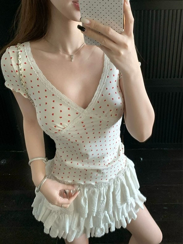 Summer Heart Print Sexy V Neck Top Women's Short Bottoming Shirt Slimming Look Sweet Sexy Short-Sleeved Lace T-Shirt