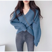 韩国东大门 2022冬季新款法式优雅交叉V领加厚保暖纯色针织毛衣女