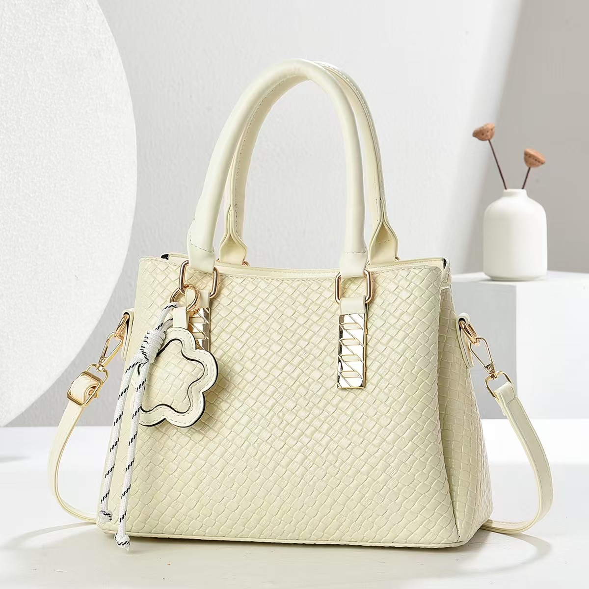 2025 verano nuevo estilo de moda coreana bolso de gran capacidad para mujer bolso de mensajero portátil de un solo hombro marea transfronteriza