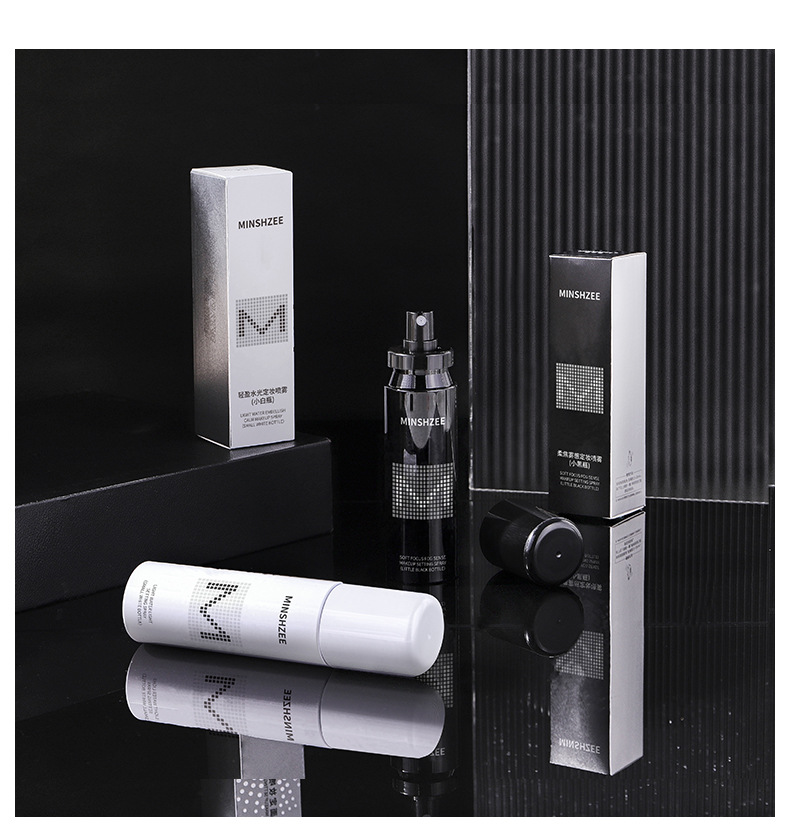 Mingxi Zhi Setting Spray is long-lasting without makeup smudging or powder sticking. It is waterproof, sweat-proof, and moisturizing for dry and oily skin. It is suitable for cross-border use undefined
