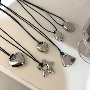 South Korea blogger with design feeling long love pendant necklace explosion clavicle chain temperament high feeling neck chain women