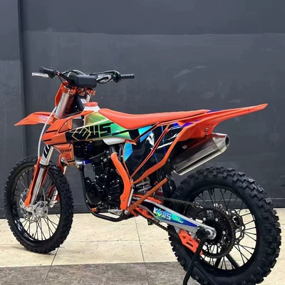 Motosikletlər 4-stroke off-road motorcycle