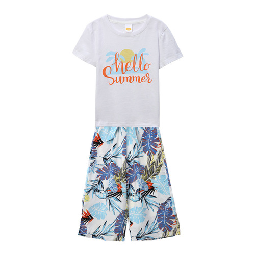  parent-child outfits, family of three and four, beach vacation, Sanya travel, foreign-style mother-child suit