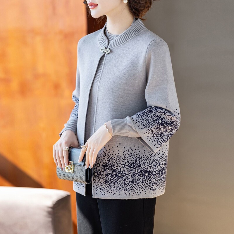 New autumn sweater cardigan two-piece set for mothers, thickened knitted jacket for middle-aged and elderly women in autumn and winter New autumn sweater cardigan two-piece set for mothers, thickened knitted jacket for middle-aged and elderly women in autumn and winter