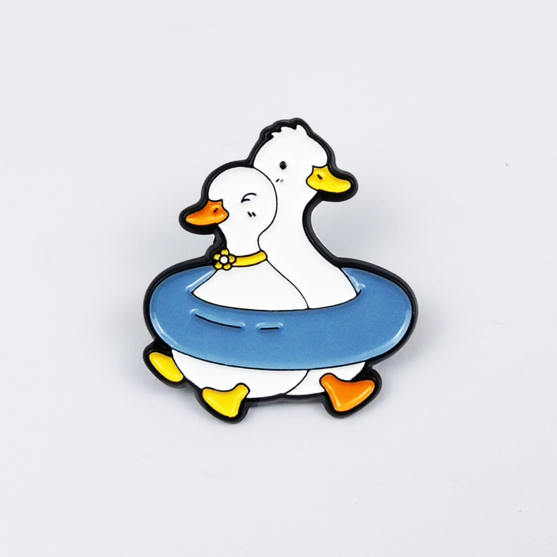 Broche con forma de pato amarillo frito fresco transfronterizo, bolso de pareja de dibujos animados lindo, accesorios fijos, pines de placa de aleación image 15