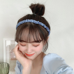 Wavy Headband with Frills for Women, Silk Surface, Milky White, Simple and Ethereal Hair Pin, Versatile and Elegant Outfit Accessory