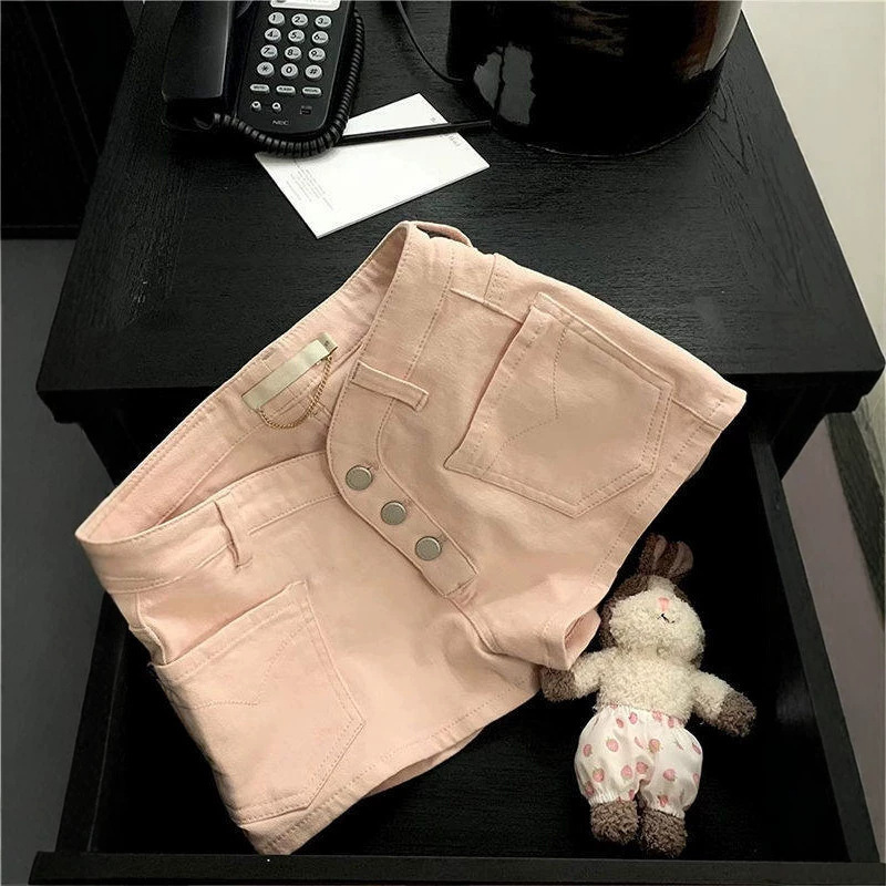 American-Style Spicy Girl Low-Waist Single-Breasted Denim Ultra-Short Shorts for Women, Summer Niche Slim-Fit Straight-Leg Butt-Lifting Hot Pants