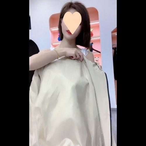 Ladies' spring and autumn outerwear, stylish top for outdoor wear, casual and trendy short denim jacket for petite figures