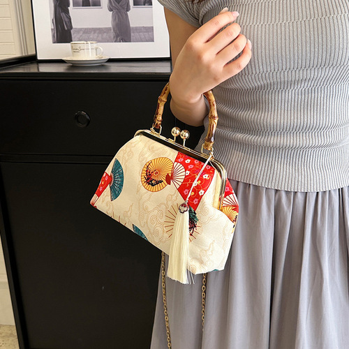 New Chinese style bag, retro dinner bag, Chinese style embroidered cheongsam bag, red-crowned crane light luxury handbag, shoulder bag for women