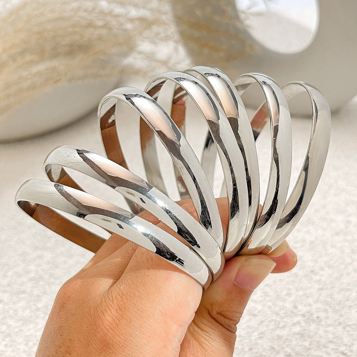 117g Weight Without pendants Pendant Material Bangle Classification Iron Chain Material 1 Set Quantity Holiday, Daily Occasion Iron Material Geometric Pattern Women's Gender Plating Design Retro, Simple Style Style Retro Simple Style Geometric Iron Wholesale Bangle 16
