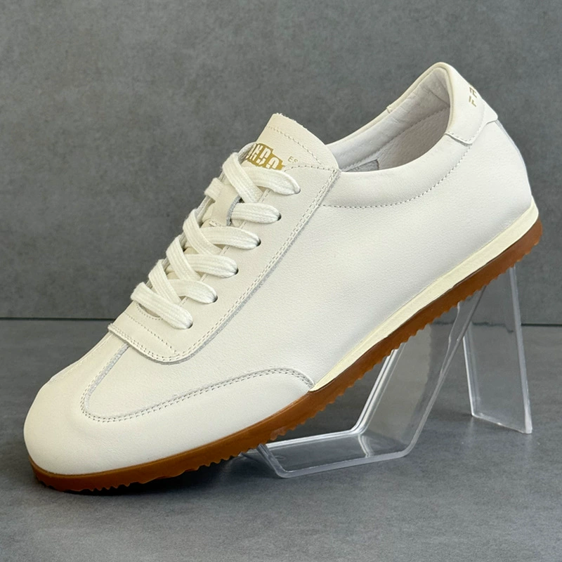 Мужские дышащие повседневные кроссовки из натуральной кожи с круглым носком, шнуровкой, мягкой подошвой, нескользящей резиновой подошвой и повседневной спортивной обувью.