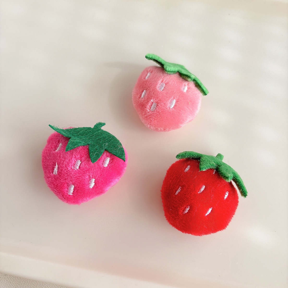 8g Weight Beads Jewelry Making Type 30*50mm Jewelry Making Size DIY Ornament Accessories Classification 1 Piece Quantity Plush Material Strawberry Pattern All Seasons Season Cartoon, Cute Style 1 Piece 30*50mm Plush Strawberry DIY Ornament Accessories Beads 7
