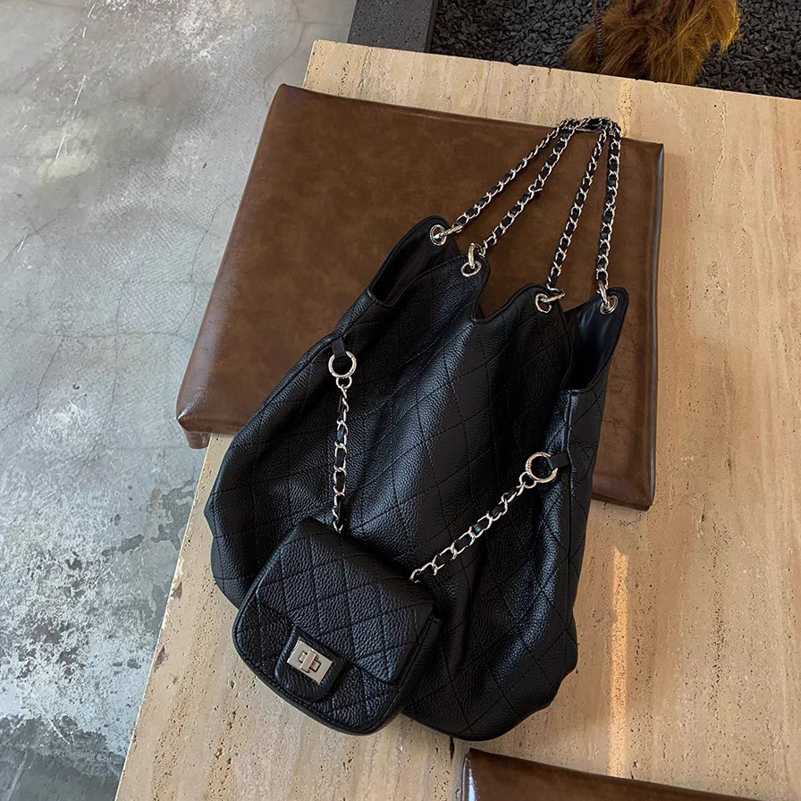 Sac à main en cuir de vache, couche de tête, petit treillis de diamant parfumé, chaîne, grande capacité, épaule pour les déplacements, nouvelle collection 2024_voghion.com