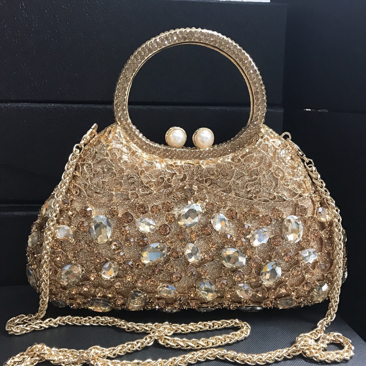 Nuevo paquete de diamantes transfronterizo bolsas de diamantes de banquete europeas y americanas bolsas de mano de hombro de cadena de oro bolsas de mano de gran capacidad