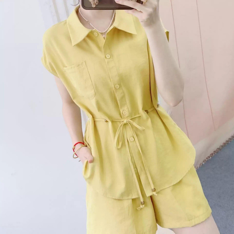 Fashionable Summer Outfit: Stylish Casual Korean-Style Shirt and Shorts Two-Piece Set Fashionable Summer Outfit: Stylish Casual Korean-Style Shirt and Shorts Two-Piece Set