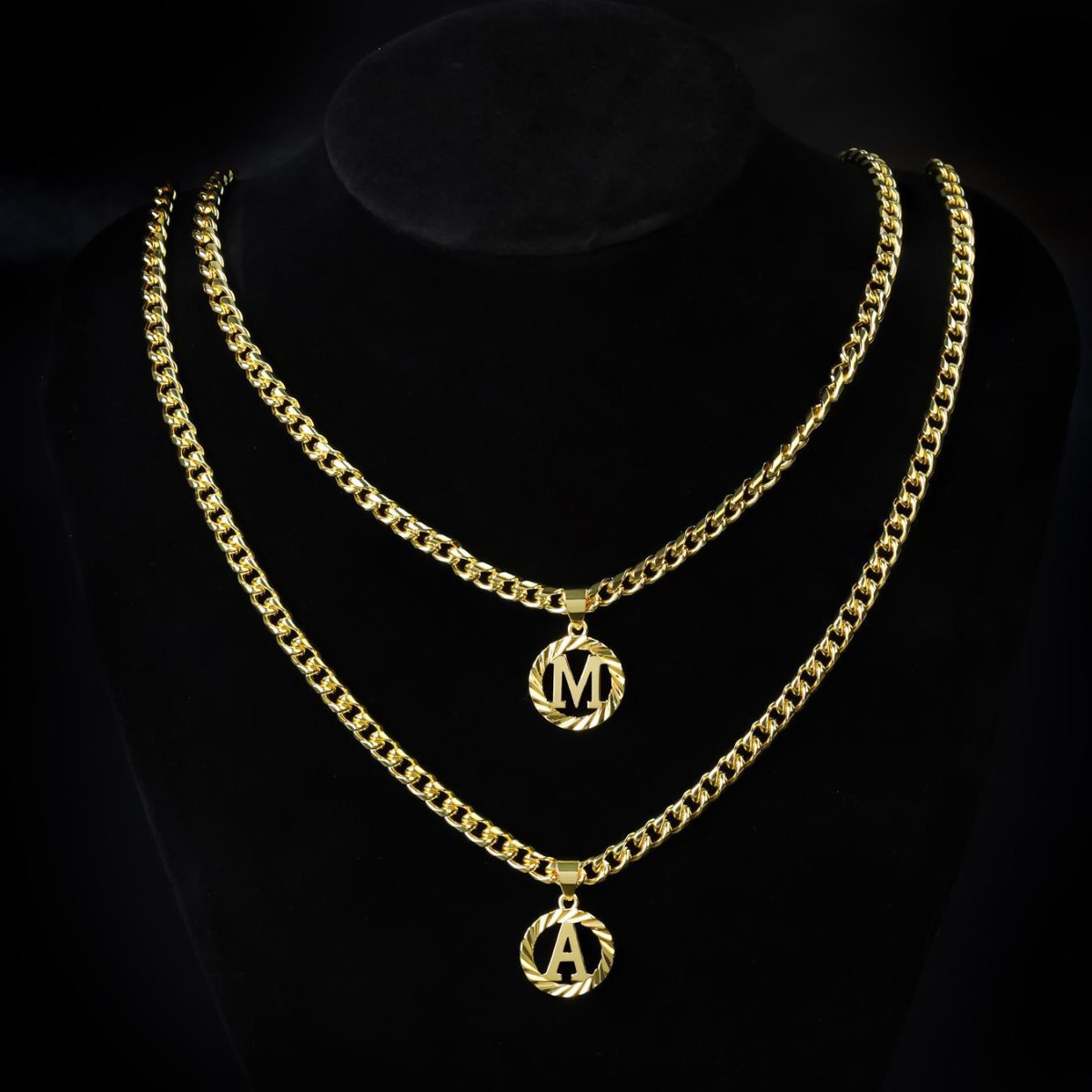 Meilleure vente transfrontalière : Chaîne simple en or ajourée à 26 lettres, style européen et américain, pour femme._voghion.com