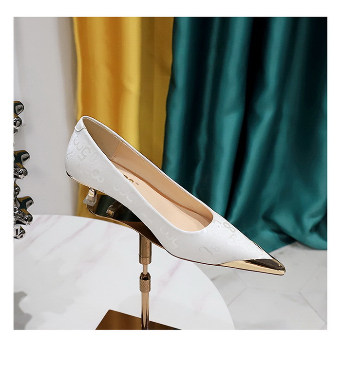 Women's High Heels Pointed Toe Satin Shoes With Metal Detail_voghion.com