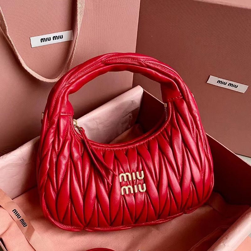 2025 New Miu Miaojia Pleated Lambskin Underarm Dumpling Bag Fashionable Satchel Shoulder Crossbody Crescent Women's Bag