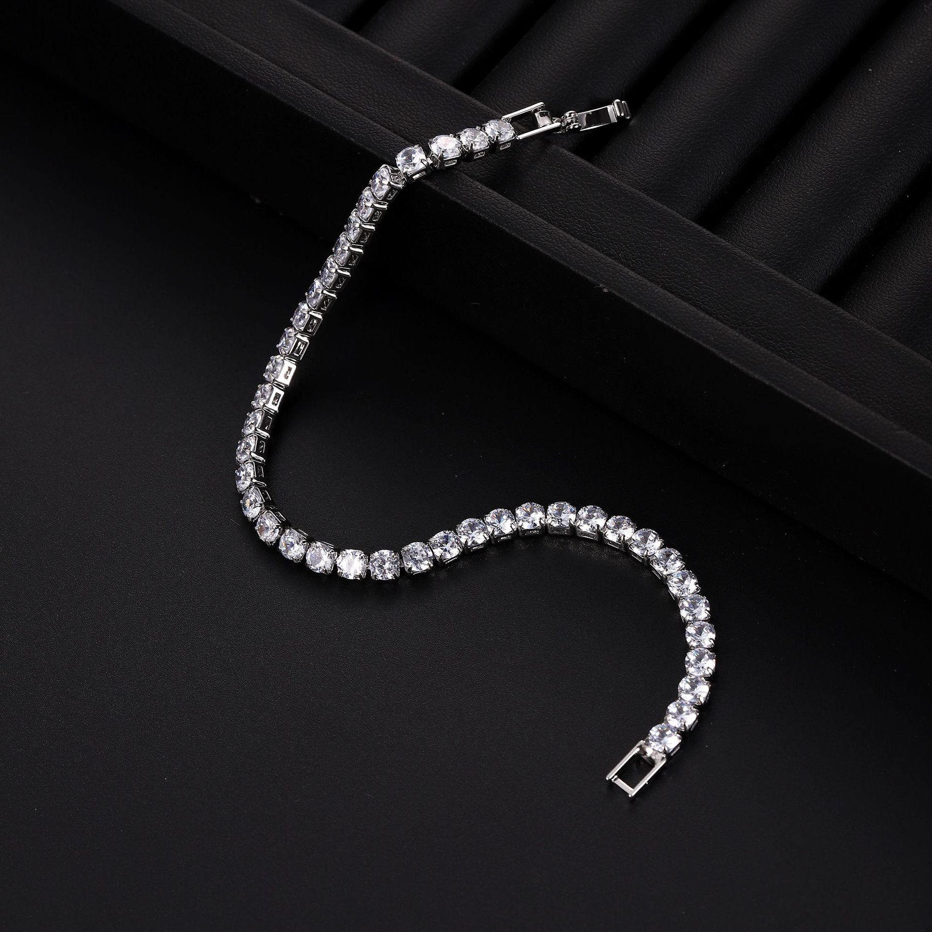 bracelet with zircon