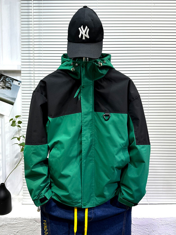 冲锋衣春秋户外薄款登山服防水情侣风衣夹克休闲2025新款男士外套|undefined