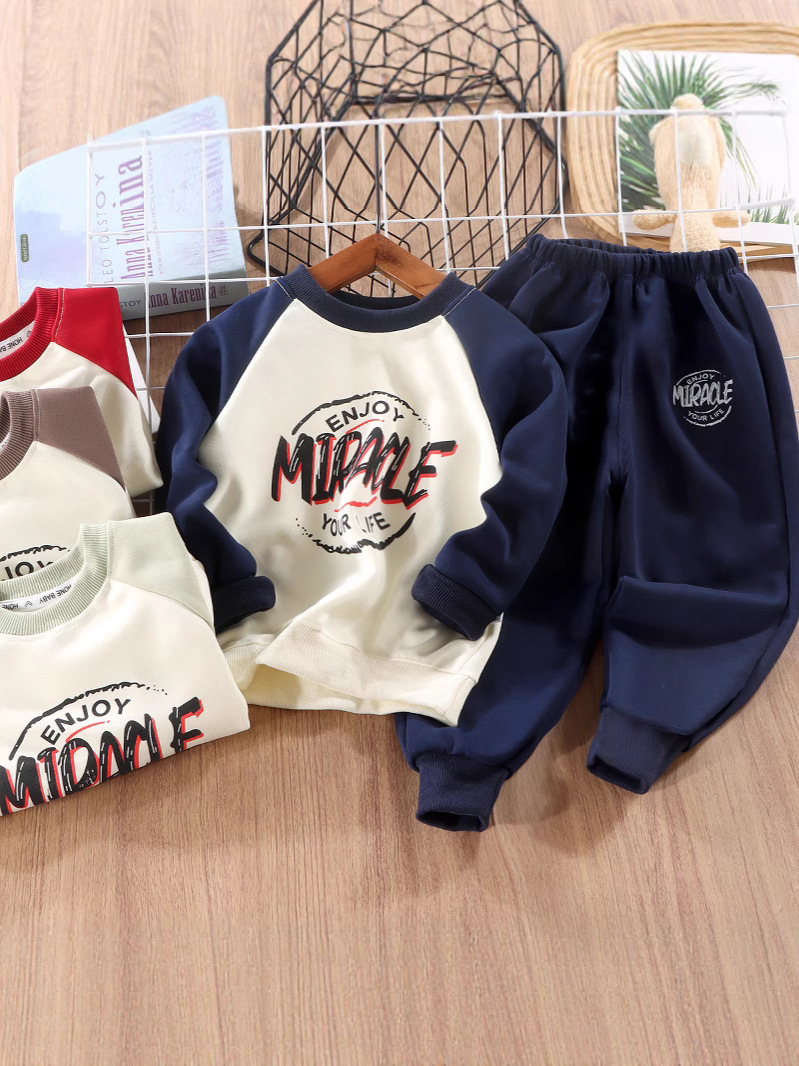 Children's Spring and Autumn Outfit Set for Boys, Stylish Autumn and Winter Two-Piece Sweatshirt Set for Toddlers and Young Kids
