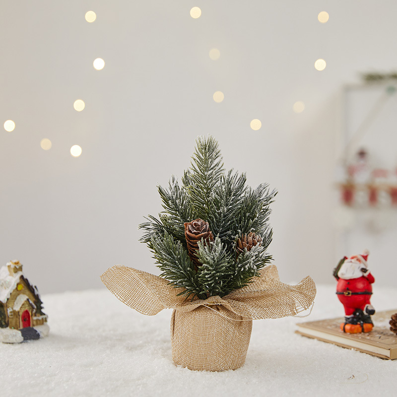 Mini sapin de Noël en PE – Décoration de bureau réaliste pour les fêtes (4 styles, décorations festives multi-scènes)_voghion.com