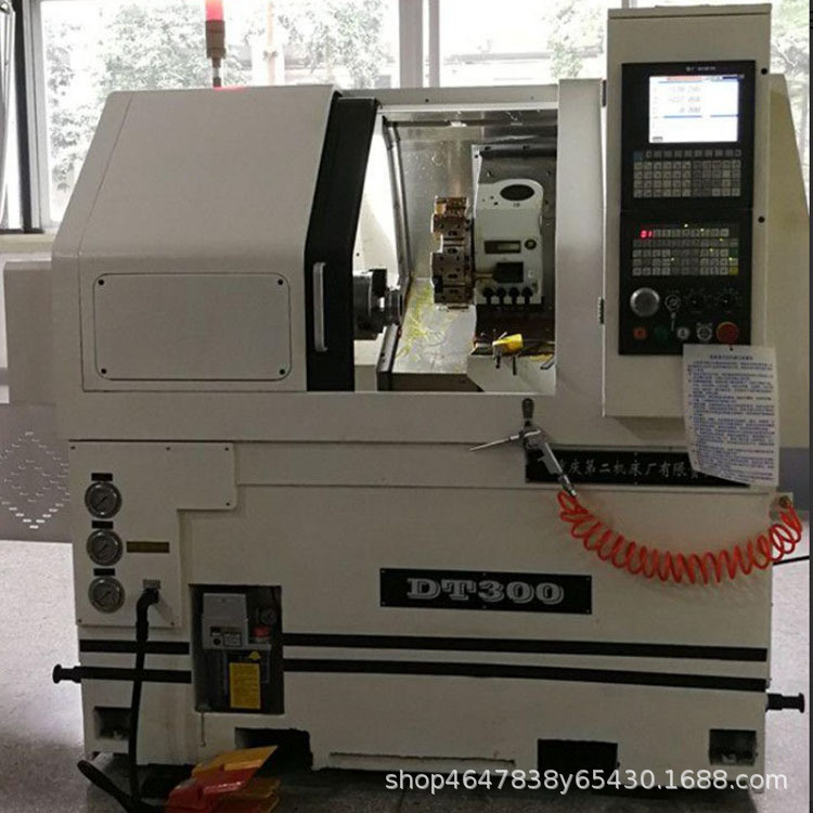 经济型数控车床 斜床身数车DT300轨刀塔带尾座数控车 床
