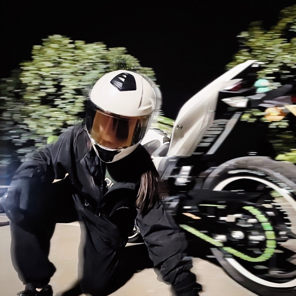 Casco de Motocicleta Certificado ORZ3c para Hombre y Mujer, Casco Integral de Doble Lente, Alerón Trasero Personalizado de Verano, Estilo Semi-Integral con Bluetooth