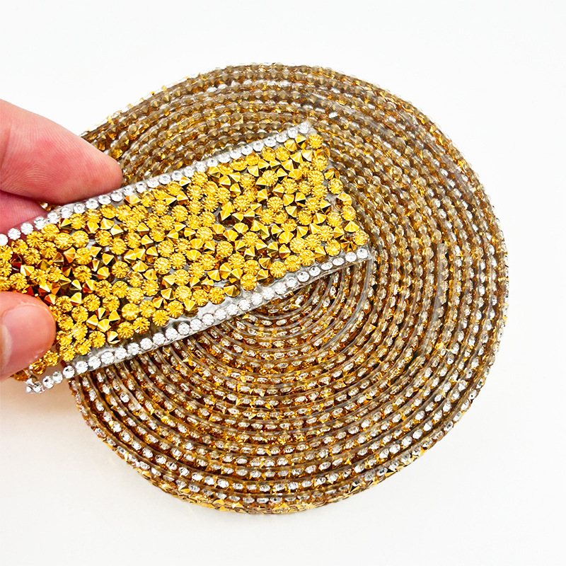 Accesorios de ropa de resina transfronteriza accesorios de encaje de diamante accesorios de joyería de diamante DIY caja de teléfono móvil barras de perforación autoadhesivas