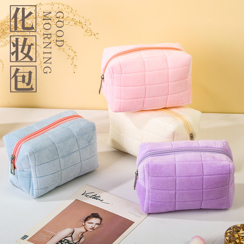 2025 新しいハイエンドぬいぐるみ化粧品バッグ大容量シンプルな収納袋旅行便利なチェック柄トイレタリーバッグ|undefined