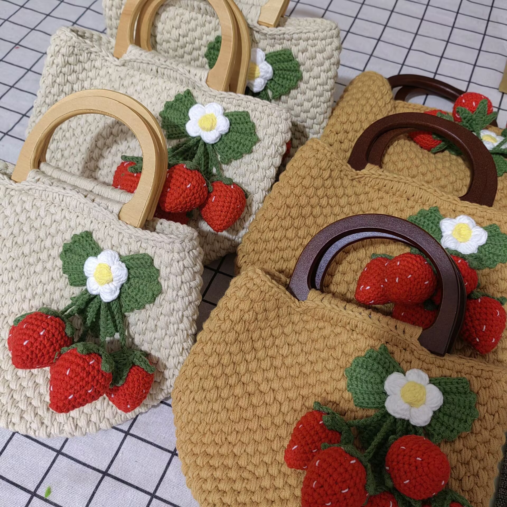 Estilo elegante Sheffield línea gancho tejido gran bolso de fresa bolso de teléfono móvil regalo de vacaciones de la familia hecha a mano