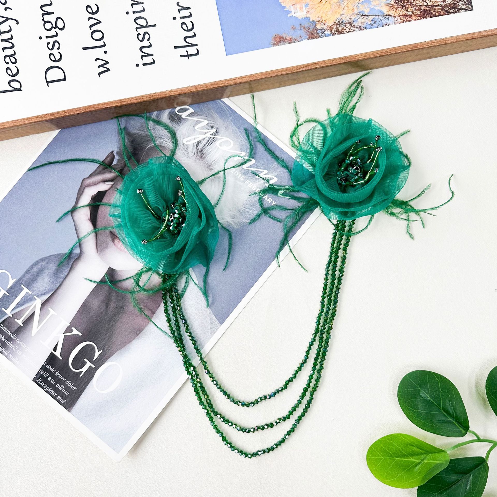 Nueva venta caliente coreana malla tridimensional plumas flores joyas tocado ropa joyas para el cabello bolsos accesorios decoración de personalidad image 3