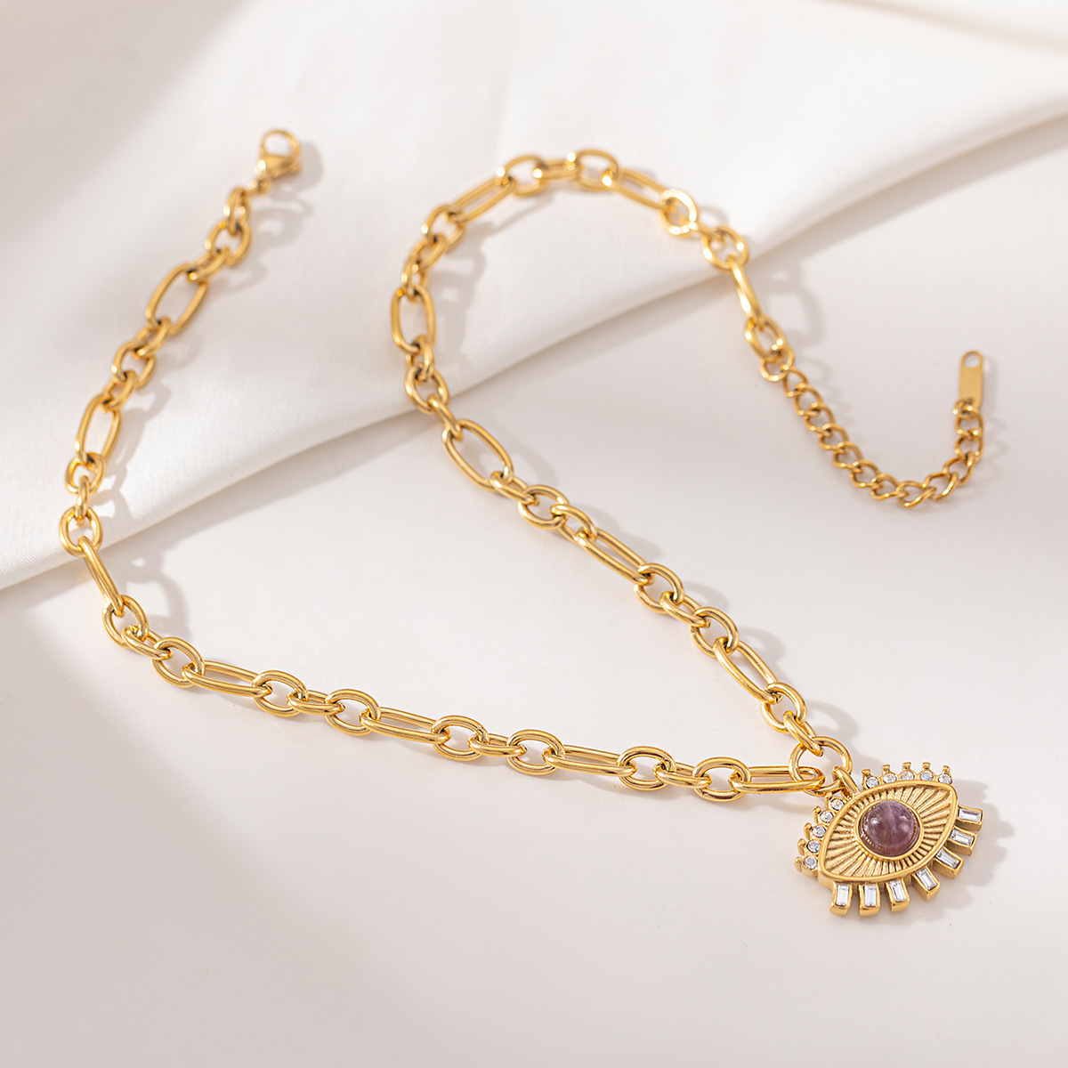 Tena collar de acero inoxidable europeo y americano femenino no se desvanece, diamante a rayas, collar colgante de ojo de diablo, joyería transfronteriza femenina