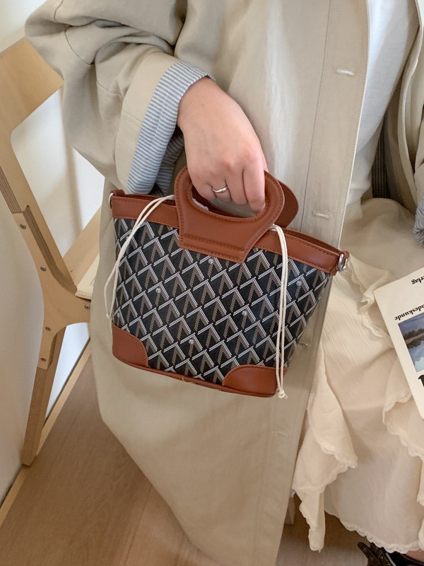 Bolsa de cubo de tela coreana para mujeres 2025 nueva moda transfronteriza nicho de alta calidad bolso de hombro
