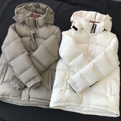 平湖の厚い保温の帽子の白いガチョウの羽毛のダウンジャケットの女性のハイエンドの短いタイプの小さい子供の秋冬の新型のガチョウの羽毛の服