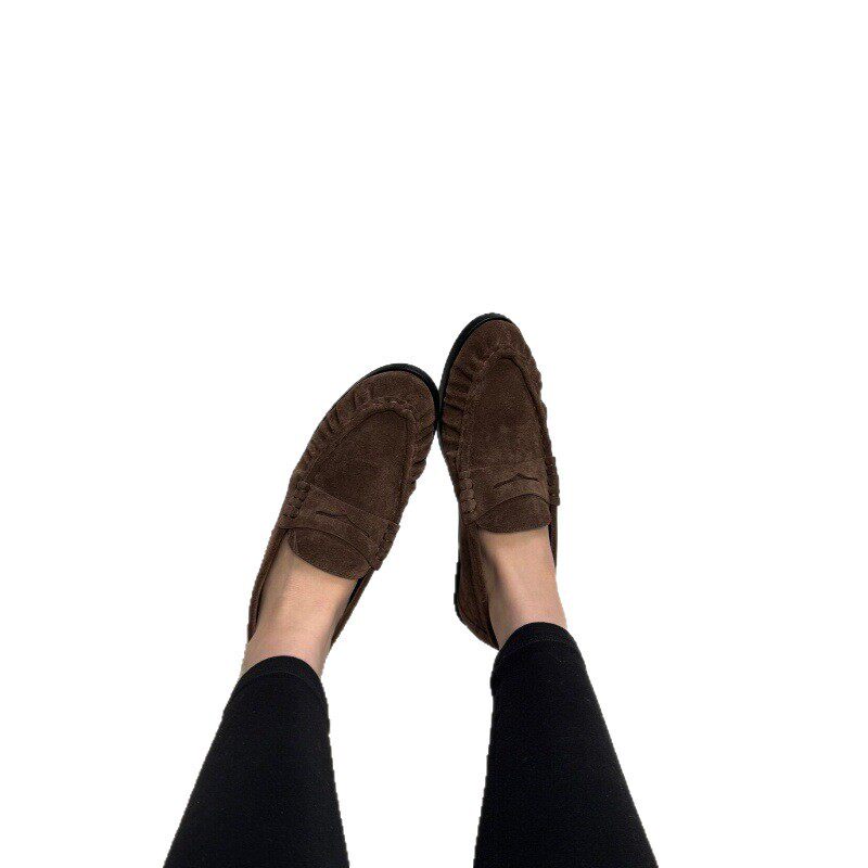 Giày lười nữ mũi tròn nhún da lộn gót thấp 3–5 cm — màu cà phê