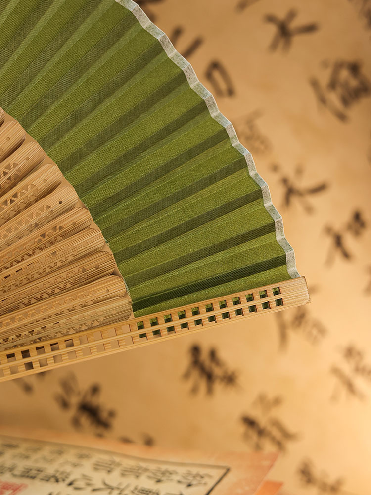 夏季古风折扇渐变黄折扇子金黄色中国风古风折叠竹扇男女绢布夏详情4