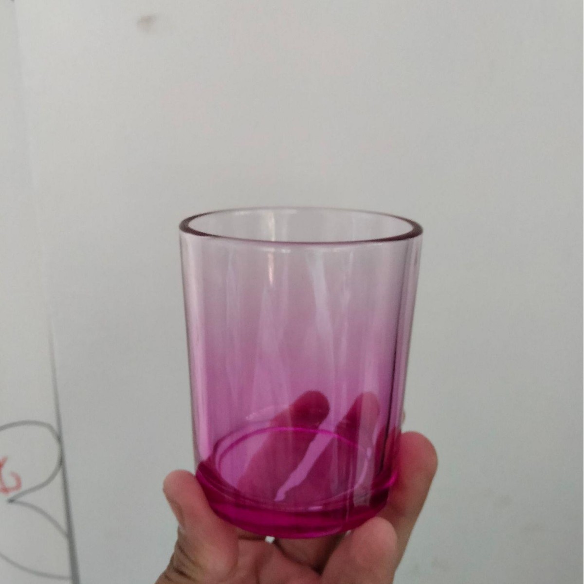 Venta al por mayor taza de vela tarro de vidrio color esmerilado recipiente de vidrio aromaterapia taza vacía con tapa dormitorio romántico candelabro logo