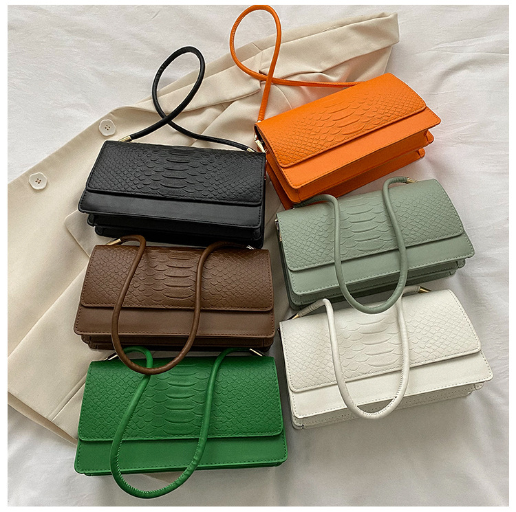 Women's Small Pu Leather Solid Color Streetwear Zipper Underarm Bag display picture 90