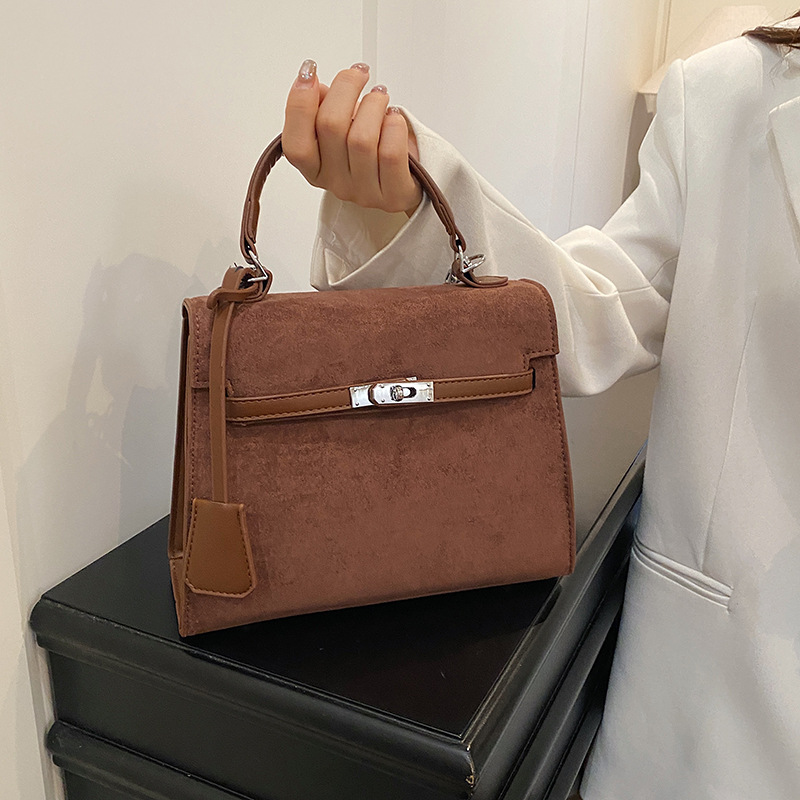 Otoño y invierno nicho bolsos de terciopelo de seda damas 2025 nuevo retro versátil bolsos de mochila de moda bolsos de mano Kelly image 4