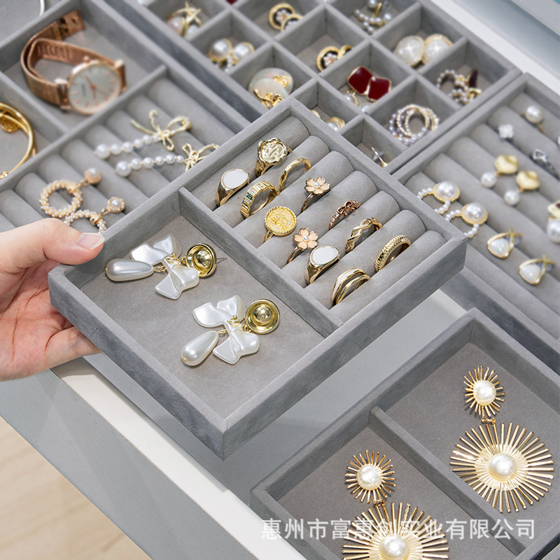 En stock al por mayor flocado caja de joyería pendientes caja de joyería caja de anillo pequeño hogar gran capacidad Placa de terciopelo