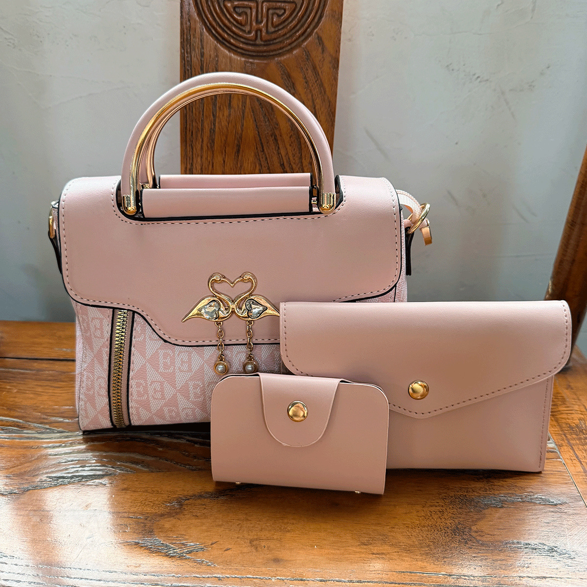 핑크 + 작은 가방