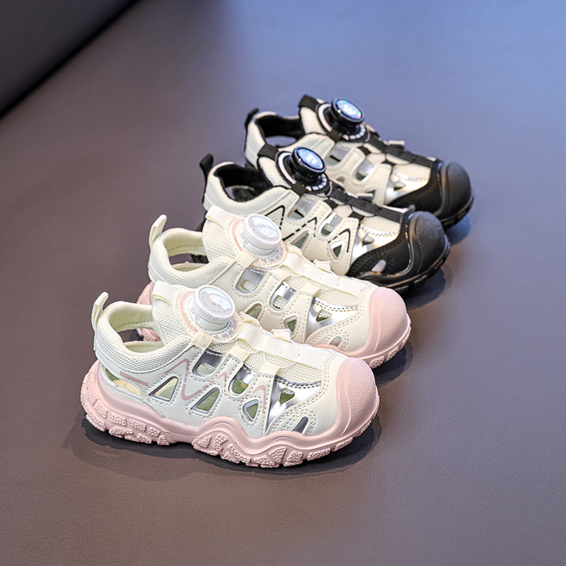 Sandalias deportivas para niñas 2026 verano nuevo niño bolsas de botón rotativo sandalias para niños zapatos de malla transpirable