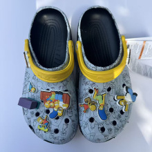 2025年新款洞洞鞋辛普森沙滩鞋休闲防滑软底包头卡通可爱凉拖鞋